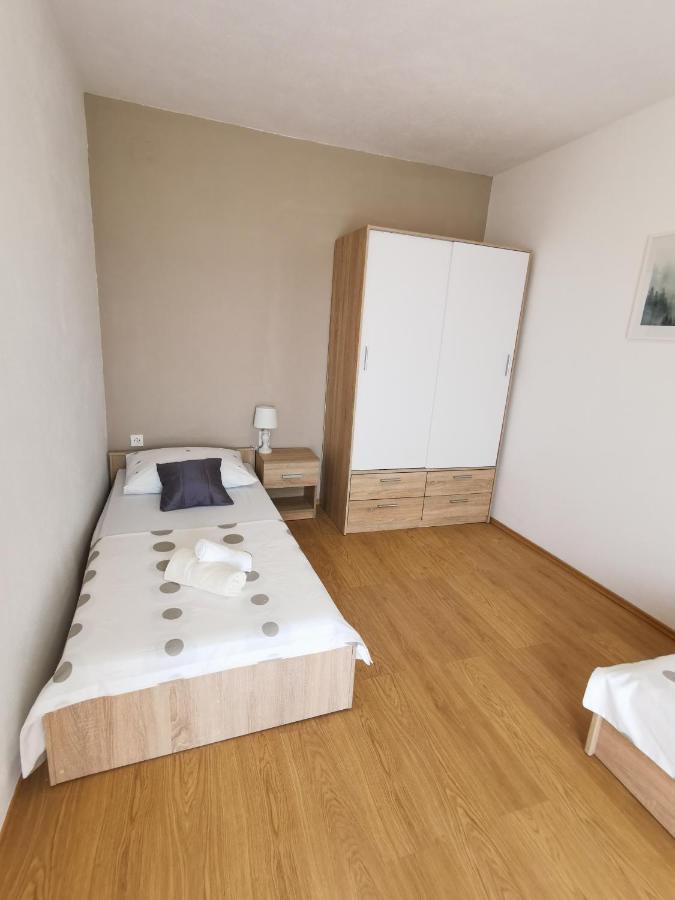 A4 Apartmani Kevic Kaštela Kültér fotó