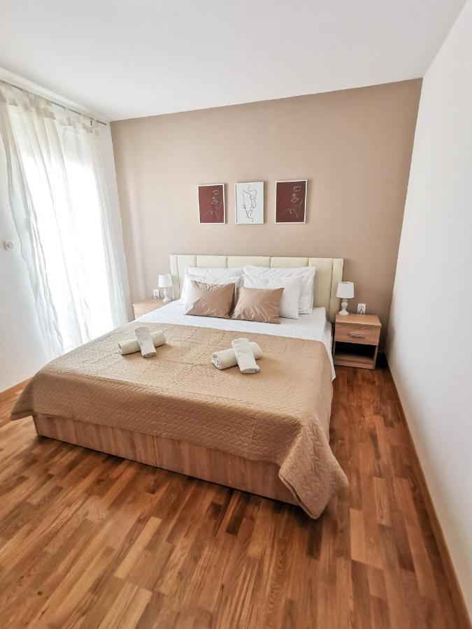 A4 Apartmani Kevic Kaštela Kültér fotó