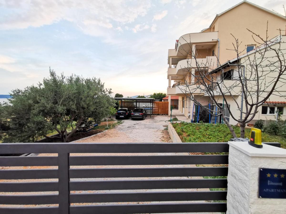 A4 Apartmani Kevic Kaštela Kültér fotó