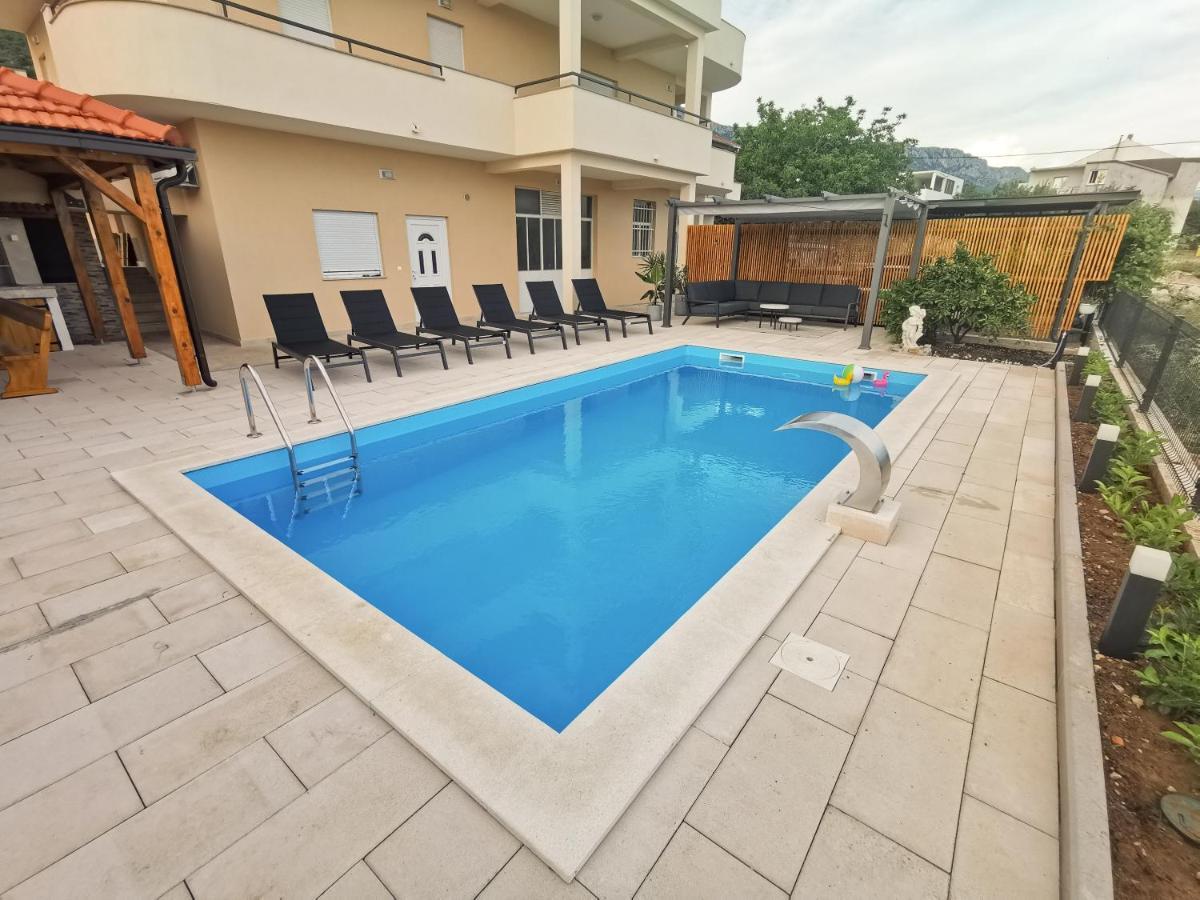 A4 Apartmani Kevic Kaštela Kültér fotó
